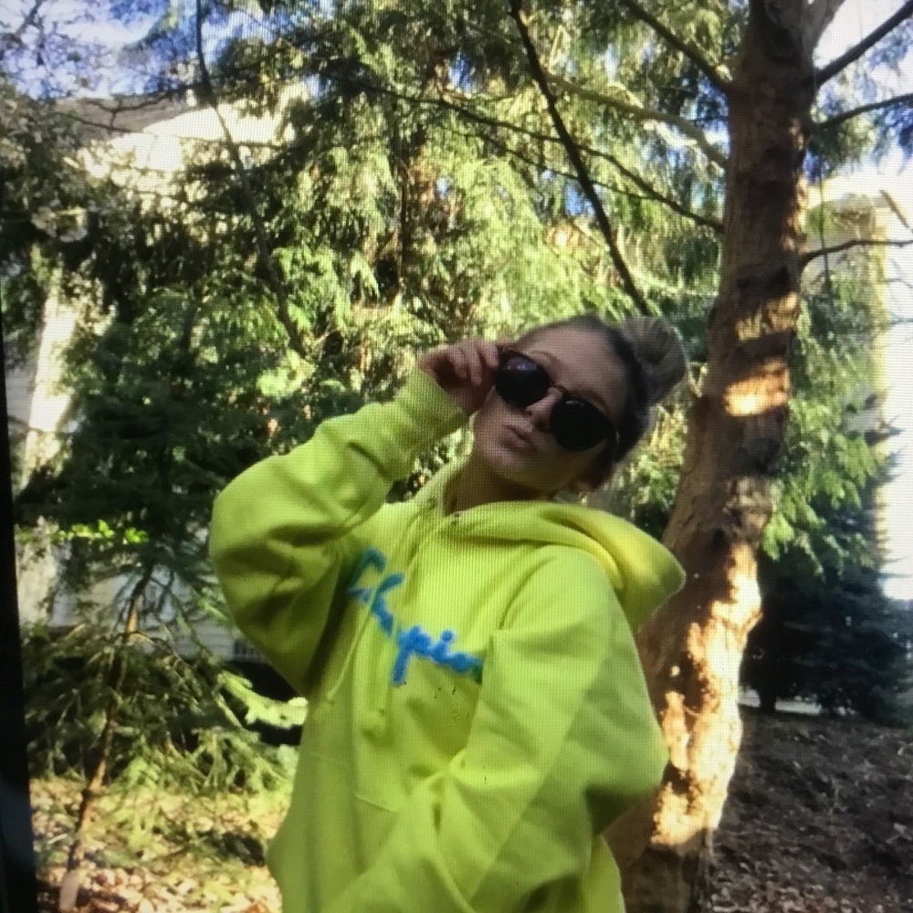 GO FOLLOW MY SISTER!! @bailey_bae!!!! COOL STUFF!!